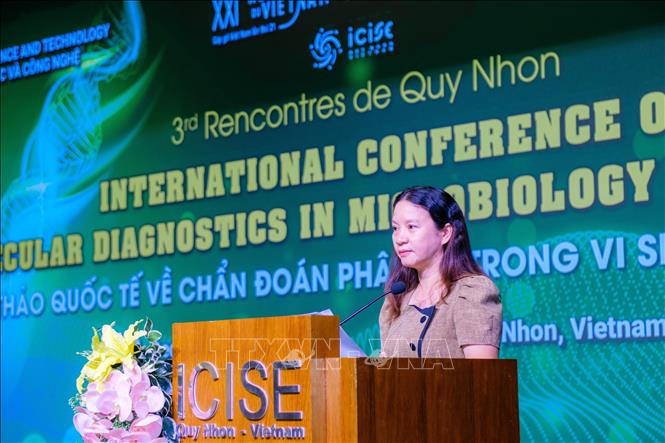 Vo Cao Thi Mong Hoai, Deputy Director of the provincial Department of Science and Technology, speaks at the conference. VNA Photo: Sỹ Thắng