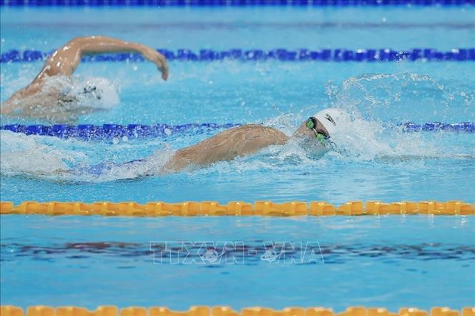 Hưng Nguyên bứt tốc về đích ở nội dung bơi 4x200 m tự do nam. Ảnh: Minh Quyết - PV TTXVN tại Thái Lan