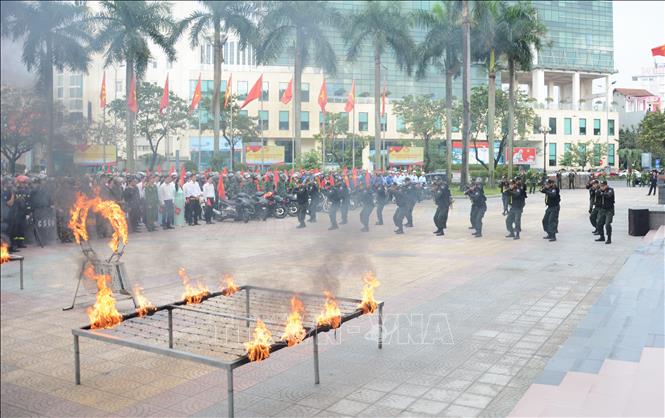 Diễn tập tại lễ ra quân. Ảnh: Văn Dũng - TTXVN