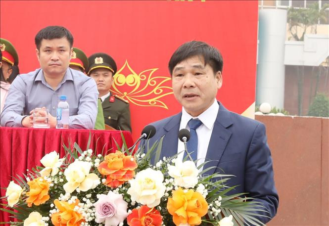 Ông Nguyễn Anh Chức, Phó Chủ tịch UBND tỉnh Ninh Bình, phát biểu tại lễ ra quân. Ảnh: Đức Phương - TTXVN