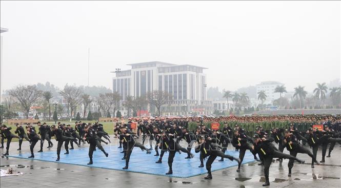 Biểu diễn võ thuật tại lễ phát lệnh. Ảnh: Quốc Đạt-TTXVN