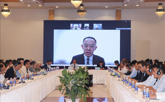 Ông Hagiwara Hideki, Văn phòng Bộ trưởng phụ trách môi trường, xuất khẩu và quan hệ quốc tế (Bộ Nông Lâm Ngư nghiệp Nhật Bản) cam kết sẽ hỗ trợ cao nhất cho những hoạt động của chương trình hợp tác thực hiện sản xuất lúa chất lượng cao, phát thải thấp. Ảnh: Thu Hiền – TTXVN