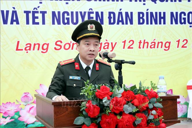 Thượng tá Vũ Thanh Tùng, Giám đốc Công an tỉnh Lạng Sơn, yêu cầu toàn lực lượng trong ngành nâng cao tinh thần trách nhiệm, đảm bảo tuyệt đối an toàn các sự kiện lớn diễn ra trên địa bàn. Ảnh: Văn Đạt - TTXVN