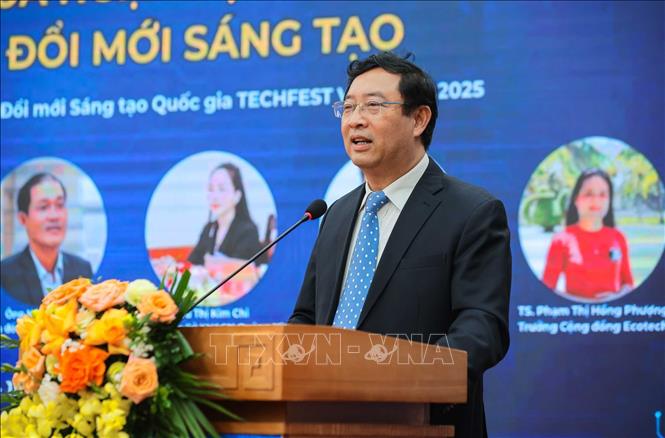 TS. Phạm Hồng Quất - Cục trưởng Cục Khởi nghiệp và Doanh nghiệp công nghệ (Bộ Khoa học và Công nghệ) phát biểu. Ảnh: Hoàng Hiếu - TTXVN