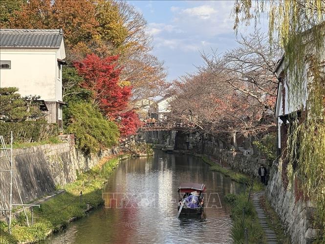Kênh đào Hachiman-bori ngày nay trở thành một điểm du lịch hấp dẫn tại Nhật Bản. Ảnh: Nguyễn Tuyến – PV TTXVN tại Nhật Bản