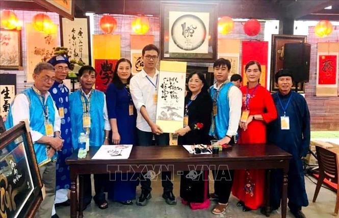 Câu lạc bộ Nghệ nhân hò khoan Lệ Thủy cũng như các câu lạc bộ văn hóa dân gian trên địa bàn tỉnh Quảng Trị tích cực quảng bá di sản quê hương và truyền dạy cho lớp sau. Ảnh: TTXVN phát