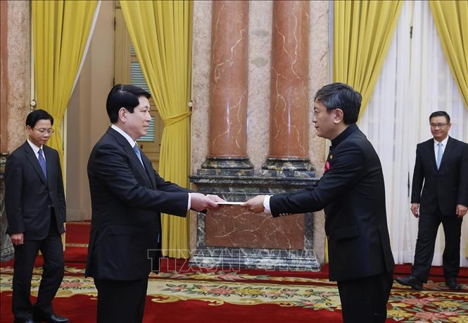 Chủ tịch nước Lương Cường nhận Quốc thư từ Đại sứ Ấn Độ tại Việt Nam Tshering Wangchuk Sherpa. Ảnh: Lâm Khánh - TTXVN