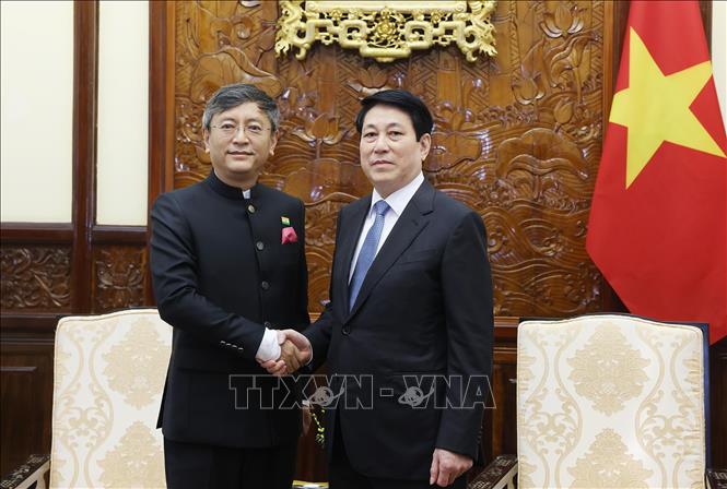 Chủ tịch nước Lương Cường tiếp Đại sứ Ấn Độ tại Việt Nam Tshering Wangchuk Sherpa. Ảnh: Lâm Khánh - TTXVN