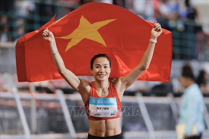 VĐV Huỳnh Thị Mỹ Tiên giành HCĐ nội dung chạy 100m rào nữ. Ảnh: Minh Quyết - PV TTXVN tại Thái Lan