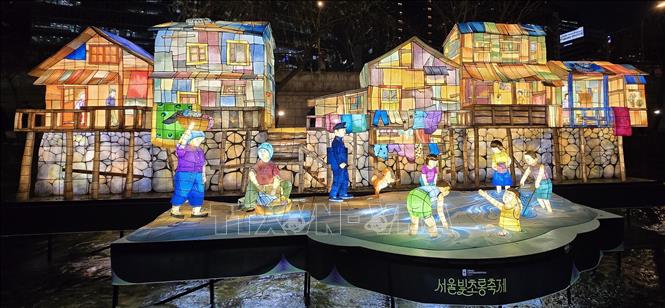 Những hoạt cảnh nhộn nhịp bên suối Cheonggye thuở nào. Ảnh: Đức Thắng (P/v TTXVN tại Hàn Quốc) 
