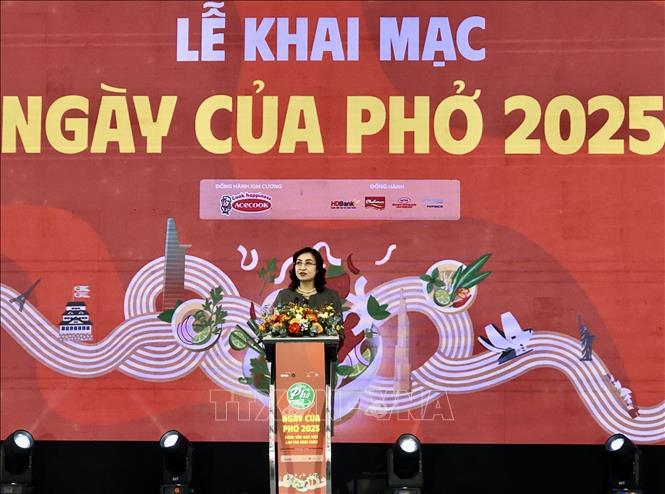 Thứ trưởng Bộ Công Thương Phan Thị Thắng phát biểu tại sự kiện. Ảnh: Mỹ Phương – TTXVN.