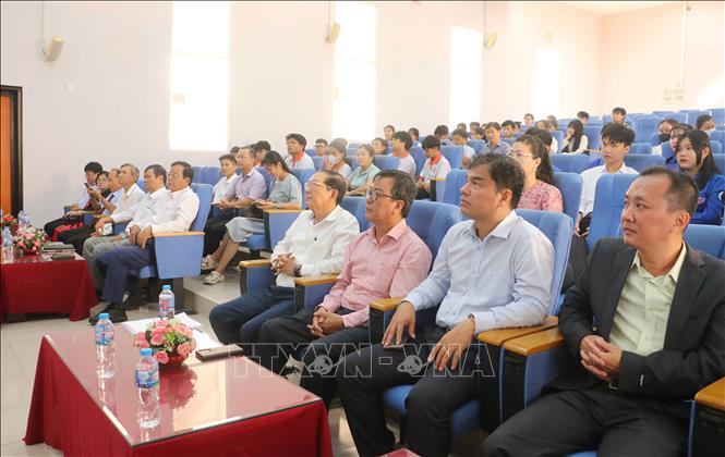 Đại biểu tham dự buổi lễ. Ảnh: Công Mạo-TTXVN