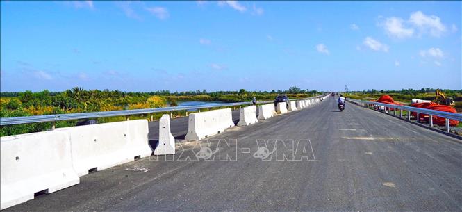 Dự án cao tốc Cần Thơ - Cà Mau có chiều dài tuyến chính 110,85km và 25,85km tuyến nối. Ảnh: Huỳnh Anh - TTXVN