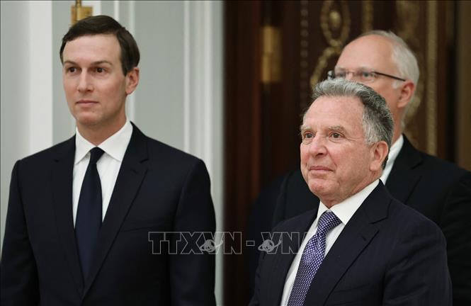 Đặc phái viên Mỹ Steve Witkoff (phải, phía trước) cùng phái đoàn tới Moskva để hội kiến Tổng thống Nga Vladimir Putin về cuộc xung đột ở Ukraine, ngày 2/12/2025. Ảnh: Anadolu Agency/TTXVN