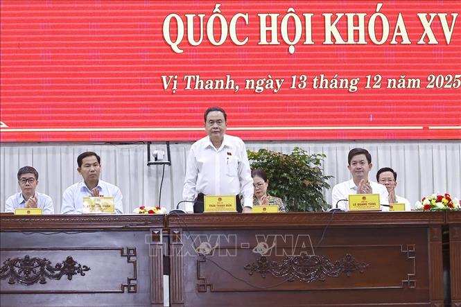Chủ tịch Quốc hội Trần Thanh Mẫn tiếp xúc cử tri sau Kỳ họp thứ 10 tại thành phố Cần Thơ. Ảnh: Doãn Tấn – TTXVN
