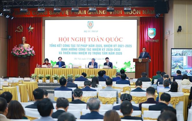PM Pham Minh Chinh speaks at the conference. VNA Photo: Dương Giang