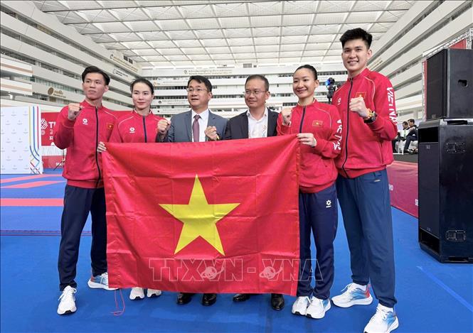 Niềm vui của đội tuyển Karate Việt Nam. Ảnh: TTXVN phát