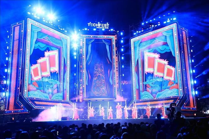 Tiết mục văn nghệ trong lễ khai mạc. Ảnh: Tuấn Anh - TTXVN