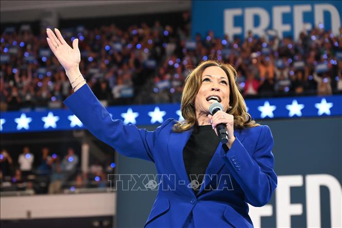 (Tư liệu) Bà Kamala Harris trong cuộc vận động tranh cử Tổng thống Mỹ ở bang Wisconsin ngày 20/8/2024. Ảnh: AA/TTXVN