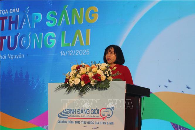 Bà Nguyễn Thị Tuyết, Giám đốc Bảo tàng Mặt trận Tổ quốc Việt Nam, Bảo tàng Phụ nữ Việt Nam phát biểu tại chương trình. Ảnh: Thu Hằng-TTXVN