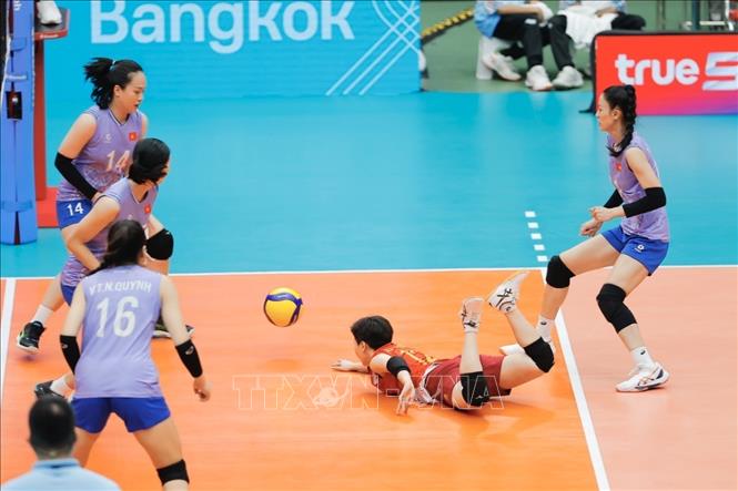 Thắng Philippines 3-0, đội tuyển bóng chuyền nữ Việt Nam giành quyền vào chung kết tại SEA Games 33. Ảnh: Minh Quyết - PV TTXVN tại Thái Lan