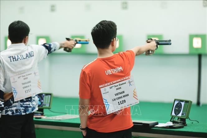 Phần thi nội dung 10m súng ngắn hơi đồng đội nam. Ảnh: Minh Quyết - PV TTXVN tại Thái Lan