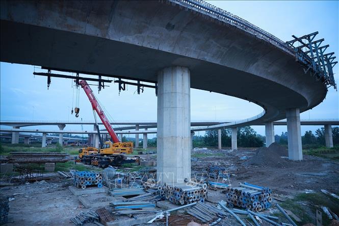 Nút giao thông kết nối với Sân bay Long Thành (Dự án thành phần 1 và Dự án thành phần 2 thuộc Dự án cao tốc Biên Hòa - Vũng Tàu). Ảnh: Dương Giang-TTXVN 
