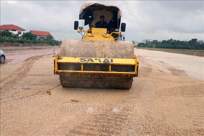 Các dự án đang khẩn trương chuẩn bị cho ngày khởi công. Ảnh: Hoàng Ngọc – TTXVN 