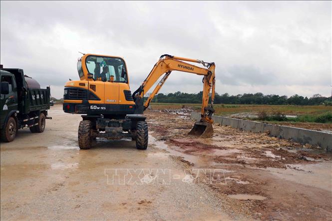 Các dự án đang khẩn trương chuẩn bị cho ngày khởi công. Ảnh: Hoàng Ngọc – TTXVN 