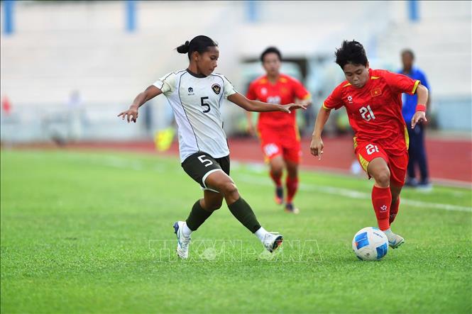 Đội tuyển bóng đá nữ Việt Nam thắng Indonesia 5-0 tại trận bán kết trong khuôn khổ SEA Games 33. Ảnh: TTXVN phát 