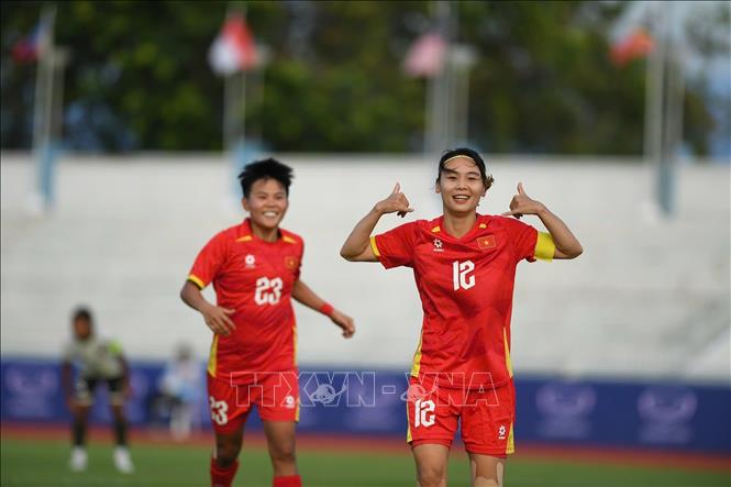 Đội tuyển bóng đá nữ Việt Nam thắng Indonesia 5-0 tại trận bán kết trong khuôn khổ SEA Games 33. Ảnh: TTXVN phát 
