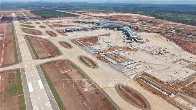 Đường cất hạ cánh số 1, nhà ga, đài kiểm soát không lưu sân bay Long Thành giữa tháng 12/2025. Ảnh: Công Phong - TTXVN