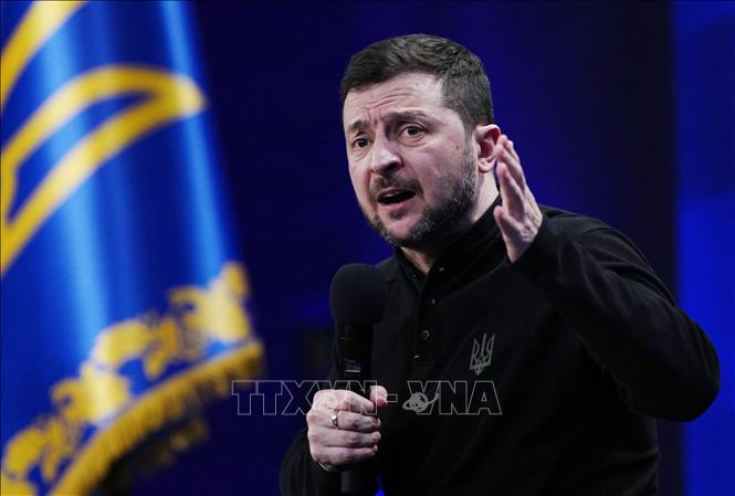 Tổng thống Ukraine Volodymyr Zelensky phát biểu trong một cuộc họp báo tại Kiev. Ảnh: Kyodo/TTXVN