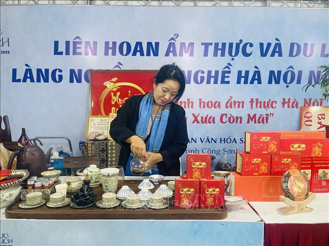 Một gian hàng tại Liên hoan. Ảnh: Tuyết Mai - TTXVN