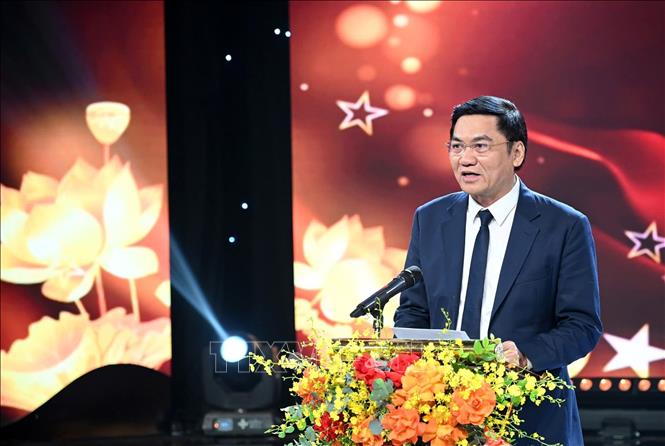 Đồng chí Hoàng Nghĩa Hiếu, Phó Bí thư thường trực Tỉnh ủy, Chủ tịch HĐND tinh Nghệ An phát biểu tại chương trình. Ảnh: Văn Tý-TTXVN