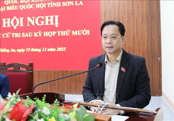 Ông Hoàng Văn Nghiệm, Bí thư Tỉnh ủy, Trưởng Đoàn ĐBQH tỉnh Sơn La, phát biểu tại Hội nghị. Ảnh: Nguyễn Cường - TTXVN