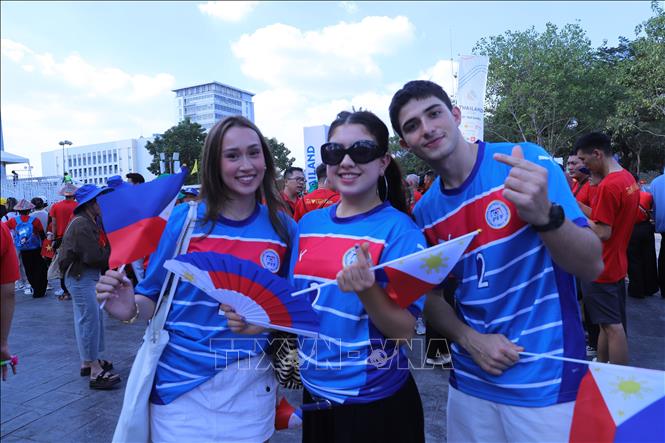 Cổ động viên Philippines. Ảnh: Đỗ Sinh - PV TTXVN tại Thái Lan