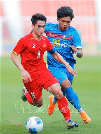 Đội trưởng Khuất Văn Khang thể hiện vai trò thủ lĩnh của đội U22 Việt Nam. Ảnh: Minh Quyết - PV TTXVN tại Thái Lan