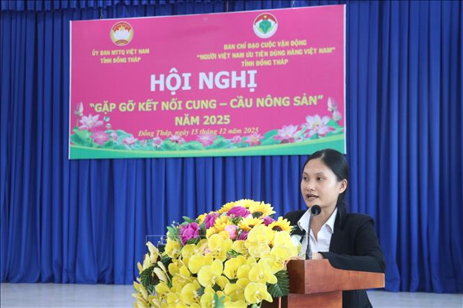 Bà Nguyễn Thị Mỹ Hương, Chi cục trưởng Chi cục Phát triển nông thôn Đồng Tháp phát biểu tại Hội nghị. Ảnh: Công Trí-TTXVN  