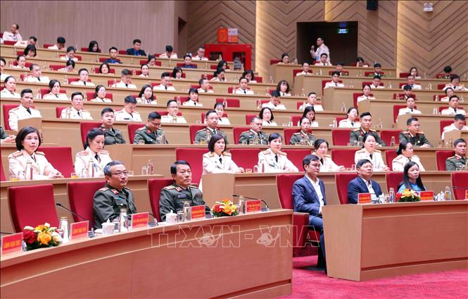 Đại tướng Lương Tam Quang, Bộ trưởng Bộ Công an và các đại biểu tham dự buổi gặp mặt. Ảnh: Phạm Kiên - TTXVN