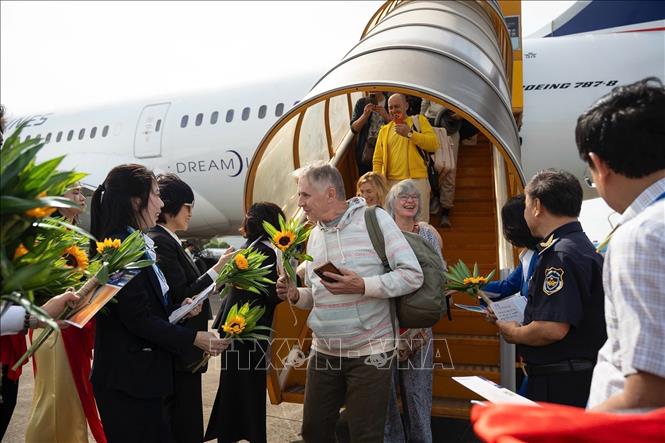 Lễ đón vị khách du lịch quốc tế thứ 20.000.000 tại Cảng hàng không quốc tế Phú Quốc (An Giang). Ảnh: TTXVN phát