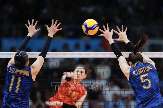 Thua kịch tính trước chủ nhà Thái Lan, đội tuyển bóng chuyền nữ Việt Nam giành HCB tại SEA Games 33. Ảnh: Minh Quyết - PV TTXVN tại Thái Lan