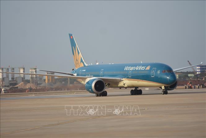 Máy bay Boeing 787 đỗ trên sân đỗ sân bay Long Thành, chiều 15/12/2025. Ảnh: Công Phong - TTXVN