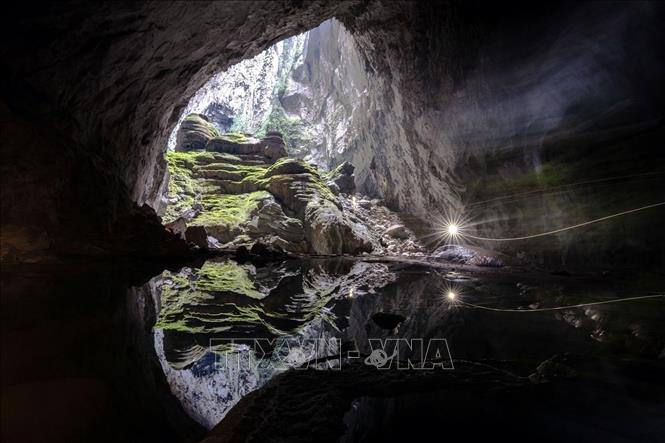 Sinkhole 1 – “Watch Out for Dinosaur”, located about 3 kilometers from the entrance of Son Doong Cave. VNA/Photo by courtesy