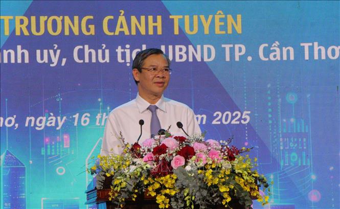 Ông Trương Cảnh Tuyên, Phó Bí thư Thành ủy, Chủ tịch UBND thành phố Cần Thơ, phát biểu. Ảnh: Nguyễn Hằng – TTXVN