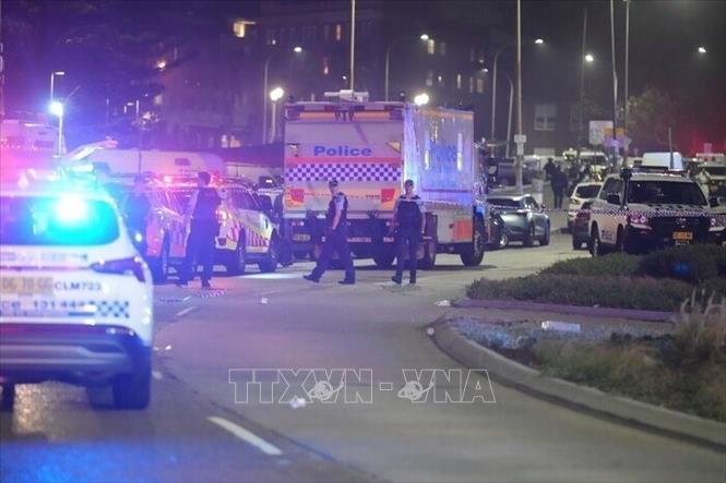 Cảnh sát phong tỏa hiện trường vụ xả súng ở Sydney, Australia, ngày 14/12/2025. Ảnh: IRNA/TTXVN