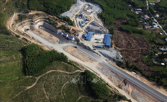 2/3 hầm trên toàn tuyến đã hoàn thiện hệ thống kỹ thuật, PCCC, thoát nước, hệ thống chiếu sáng. Ảnh: Quốc Khánh - TTXVN