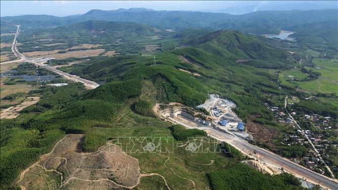 2/3 hầm trên toàn tuyến đã hoàn thiện hệ thống kỹ thuật, PCCC, thoát nước, hệ thống chiếu sáng. Ảnh: Quốc Khánh - TTXVN