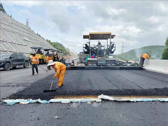 Cao tốc Bắc - Nam qua Đắk Lắk đoạn Chí Thạnh - Vân Phong là tuyến giao thông trọng điểm kết nối theo trục Bắc – Nam. Ảnh: Tuấn Anh – TTXVN