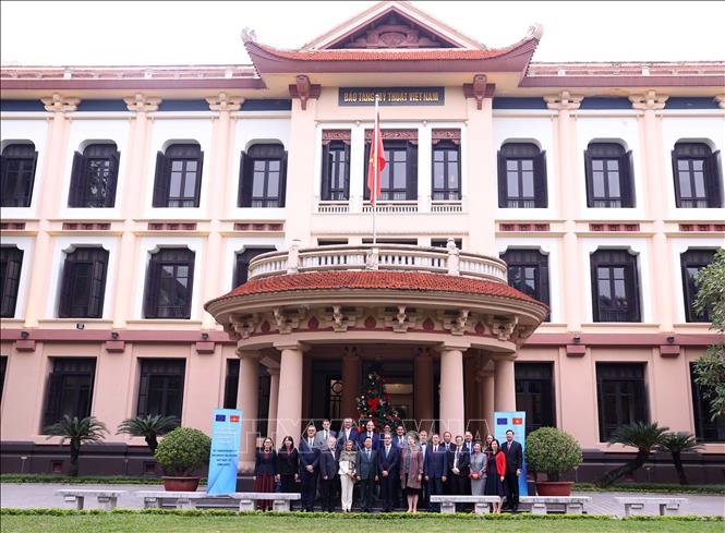 Phó Thủ tướng Trần Hồng Hà với các Đại sứ, Đại biện Liên minh châu Âu và các nước thành viên chụp ảnh chung. Ảnh: Văn Điệp – TTXVN